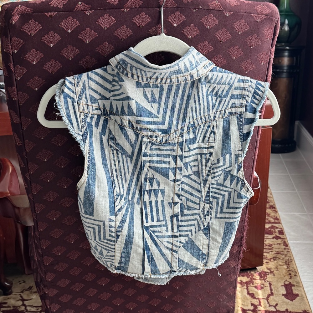 Tinseltown Denim Couture Blue Denim Vest (Small) - Picture 4 of 9